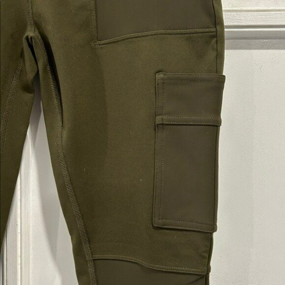 Alo Yoga High Waist Cargo Leggings in Dark Army Green - Size Medium - Picture 9 of 12